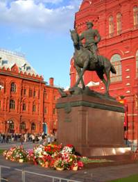 Памятник Г.К. Жукову на Манежной площади в Москве